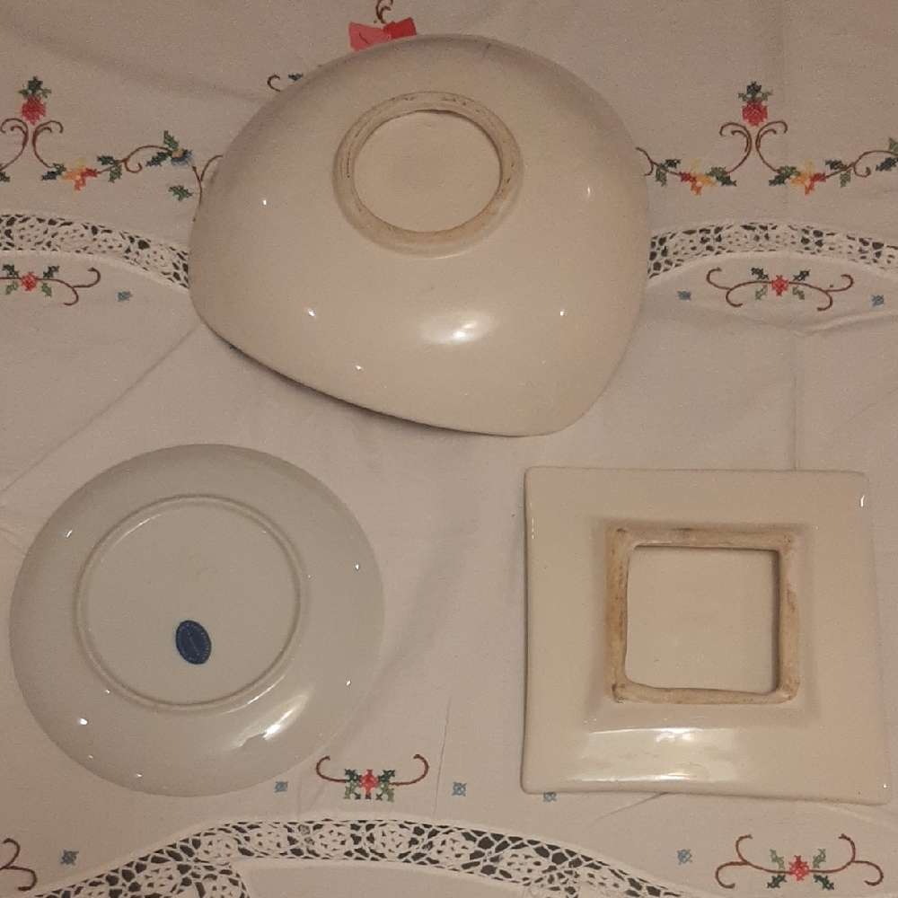 🇺🇦Decorative🇺🇦 UKRAINIAN Red and White Ceramic Bowl, Plate & Tray Set - Picture 3 of 13